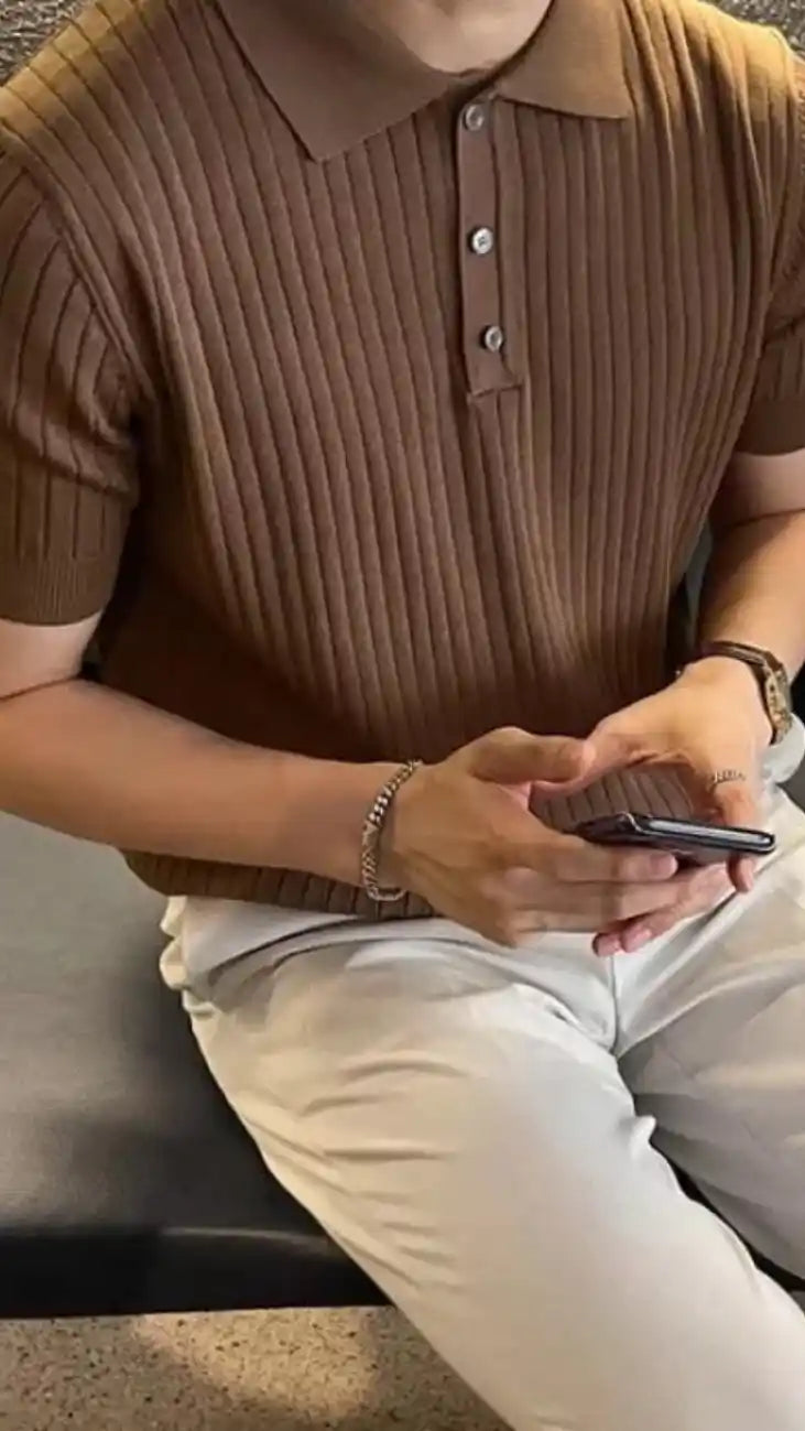 Men’s Ribbed Brown Knit T-Shirt with White Trousers