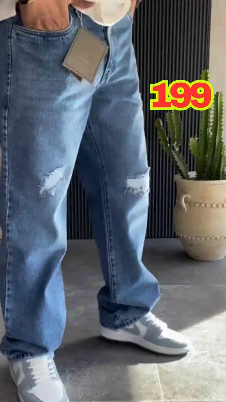 Straight fit jeans, baggy jeans, men’s fashion