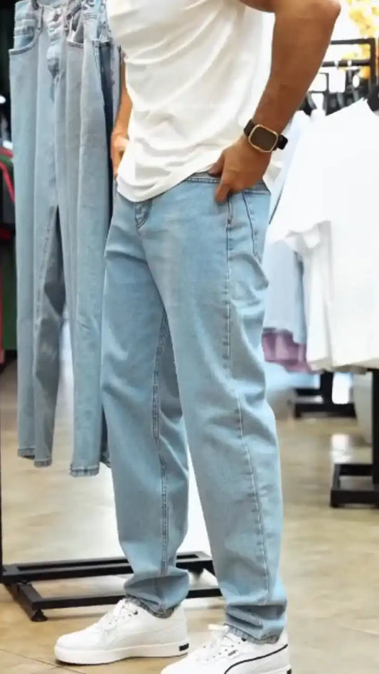 Straight fit jeans, baggy jeans, men’s fashion