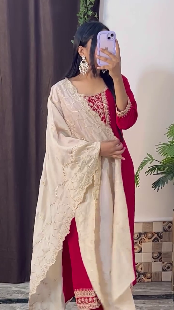 Women's Latest Designer Silk Blend Printed Duppata Kurta Pant Set with Dupatta set Kurta Set - Image 3