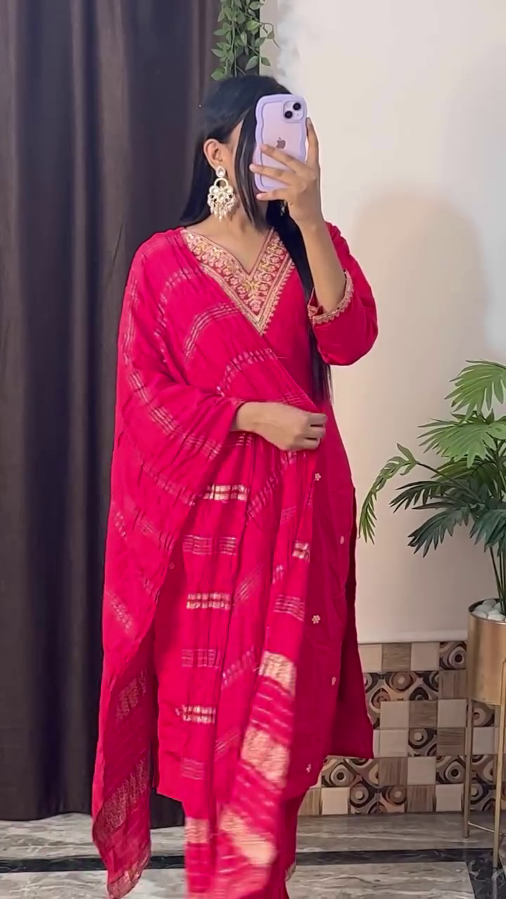 Women's Latest Designer Silk Blend Printed Duppata Kurta Pant Set with Dupatta set Kurta Set - Image 10